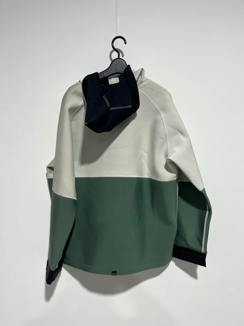 Mystic - Fury Neoprene Hoodie 3/2mm - Ex Display - 2025 - Image 3