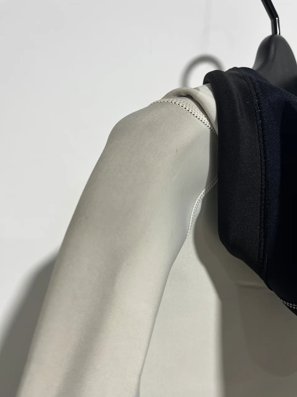 Mystic - Fury Neoprene Hoodie 3/2mm - Ex Display - 2025 - Image 4