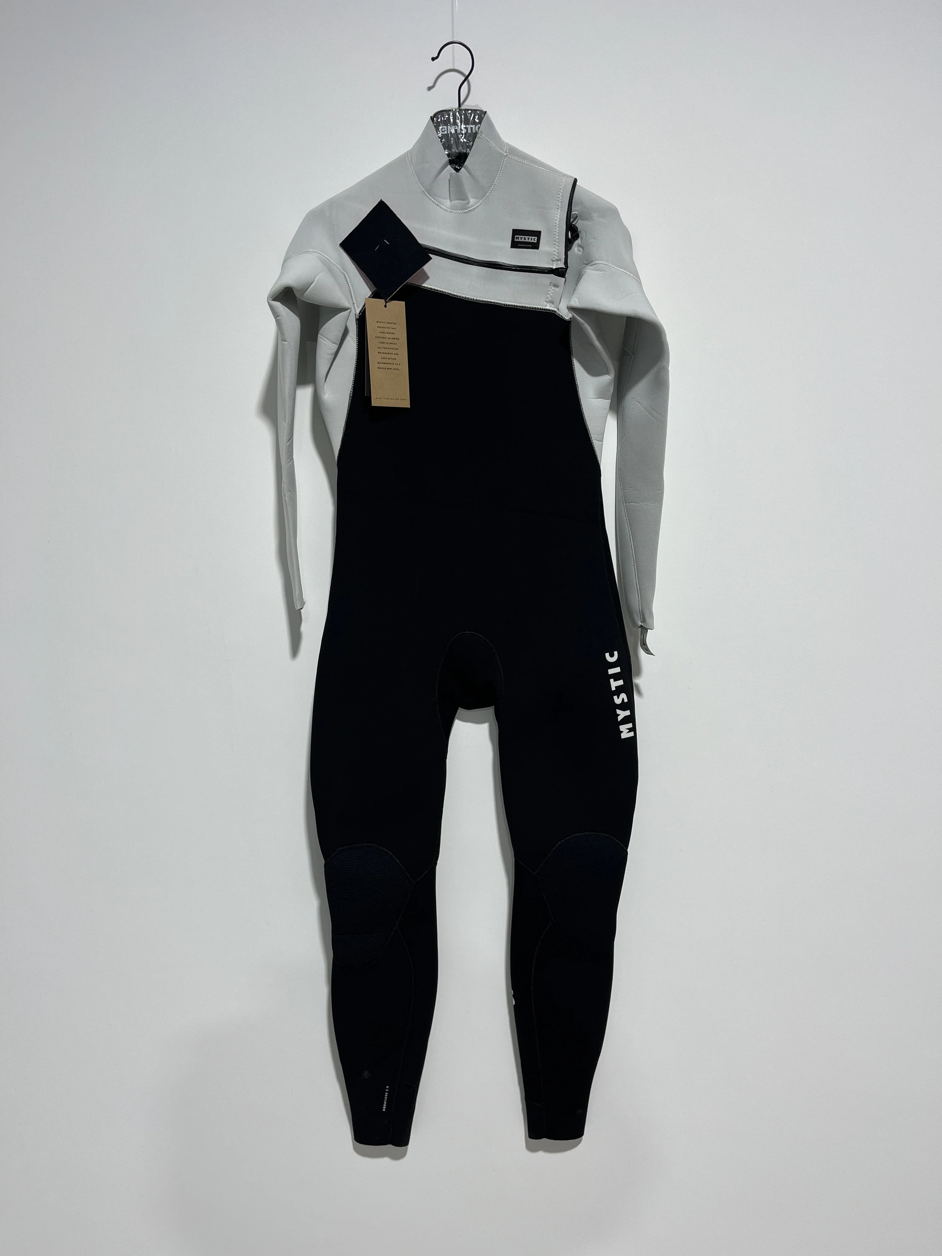 Mystic - Motion Fullsuit 5/3mm Fzip - Ex Display - 2025 - Image 2
